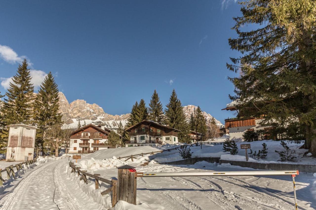 קורטינה ד'אמפזו Cantore, Cortina By Short Holidays מראה חיצוני תמונה